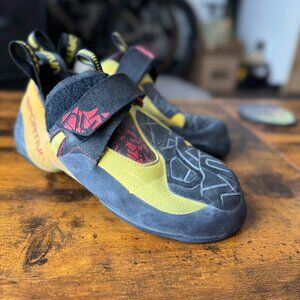 La Sportiva Skwama Climbing Shoes | US 7.5/EU 40